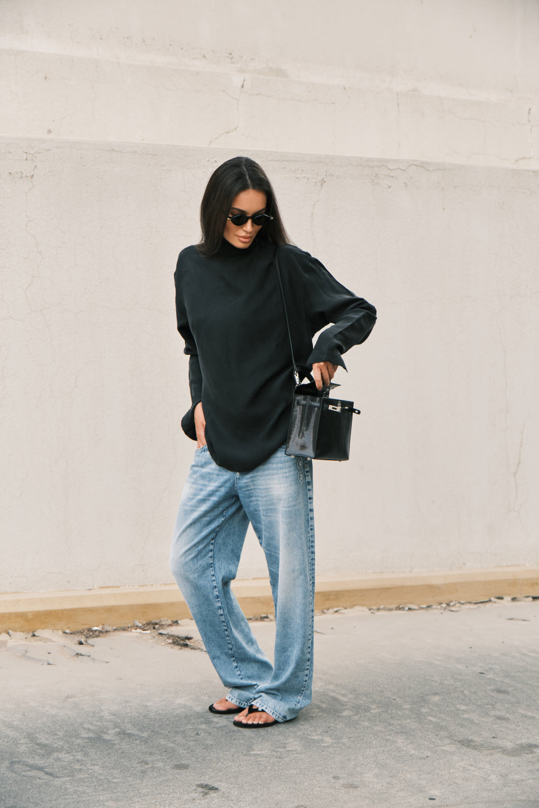 LIQUID KNOT COLLAR BLOUSE