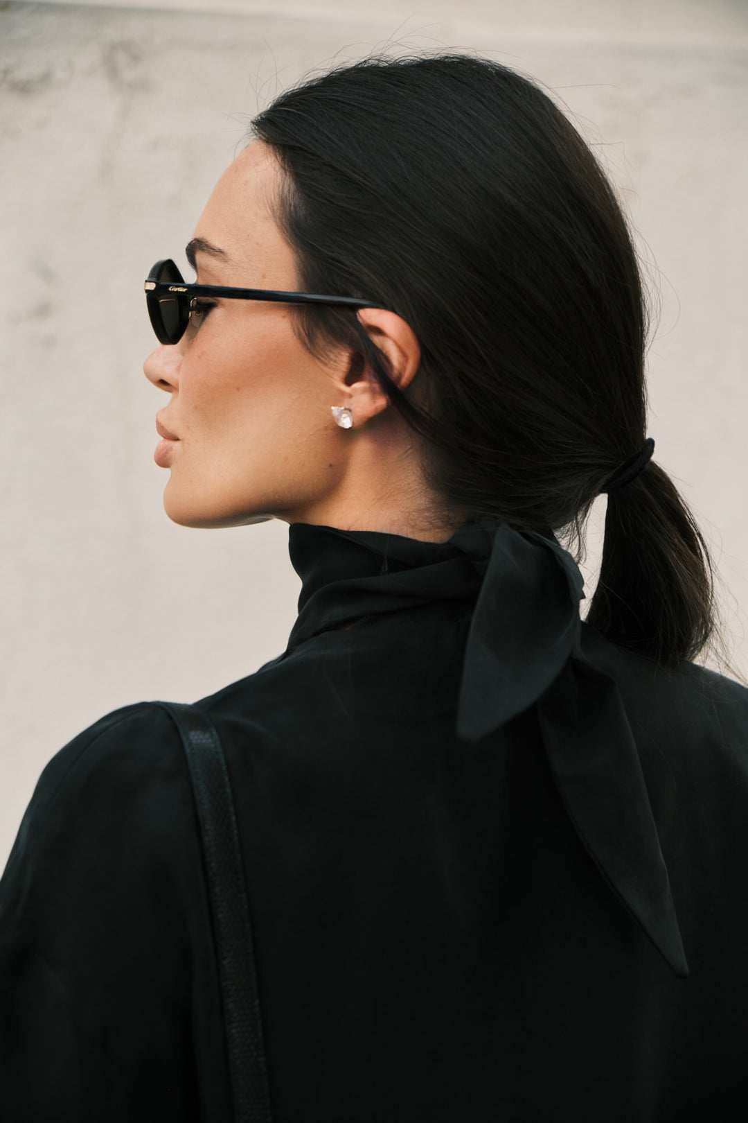 LIQUID KNOT COLLAR BLOUSE